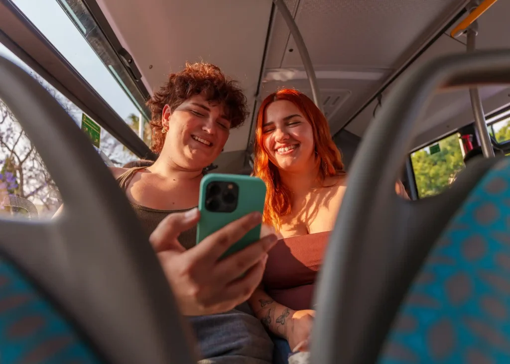 Viajar solo en autobús en enero: recomendaciones y seguridad