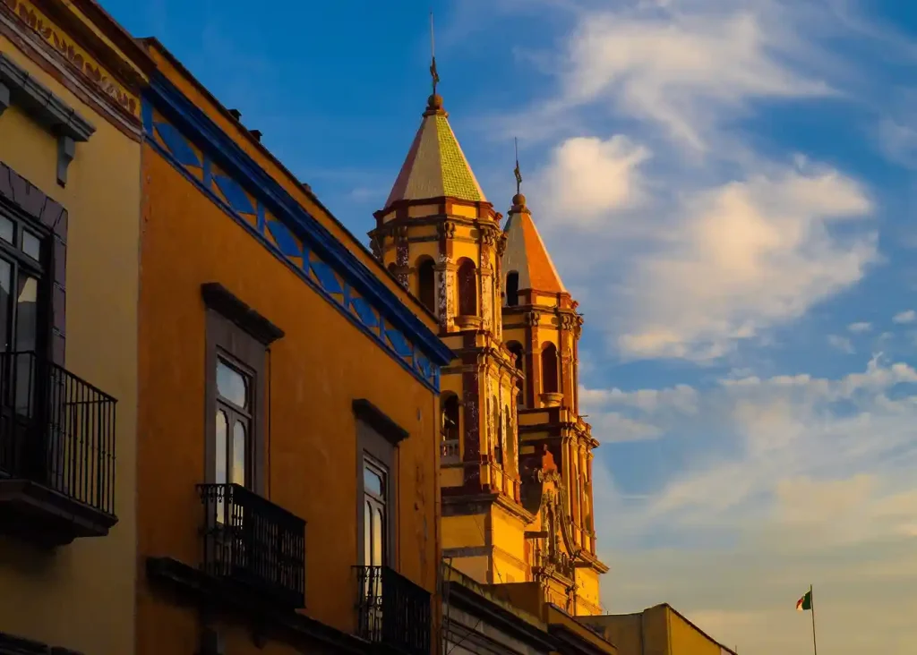 Destinos con clima cálido para viajar en autobús en enero
