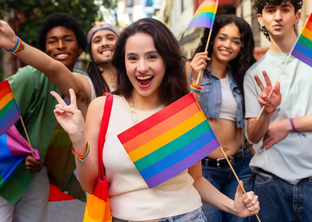 Conmemoración del Día Internacional del Orgullo LGBTTTIQ+ en un ambiente de respeto y libertad.